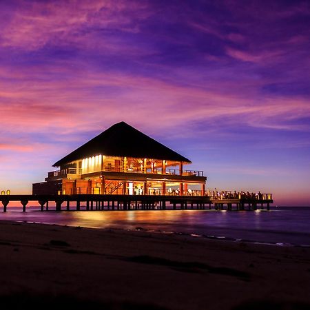 Dusit Thani Maldives Hotel Amilla Fushi Exterior photo