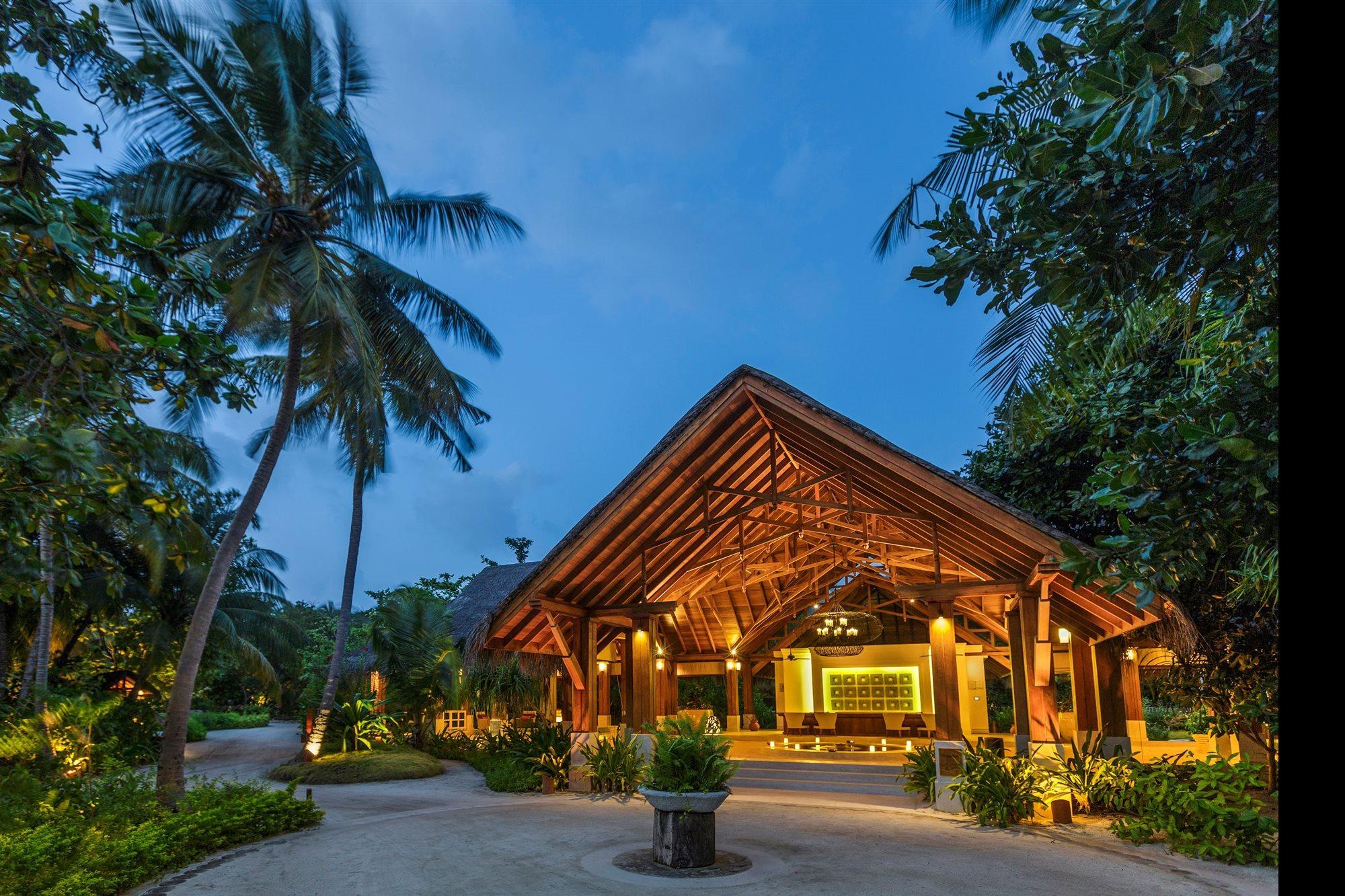 Dusit Thani Maldives Hotel Amilla Fushi Exterior photo