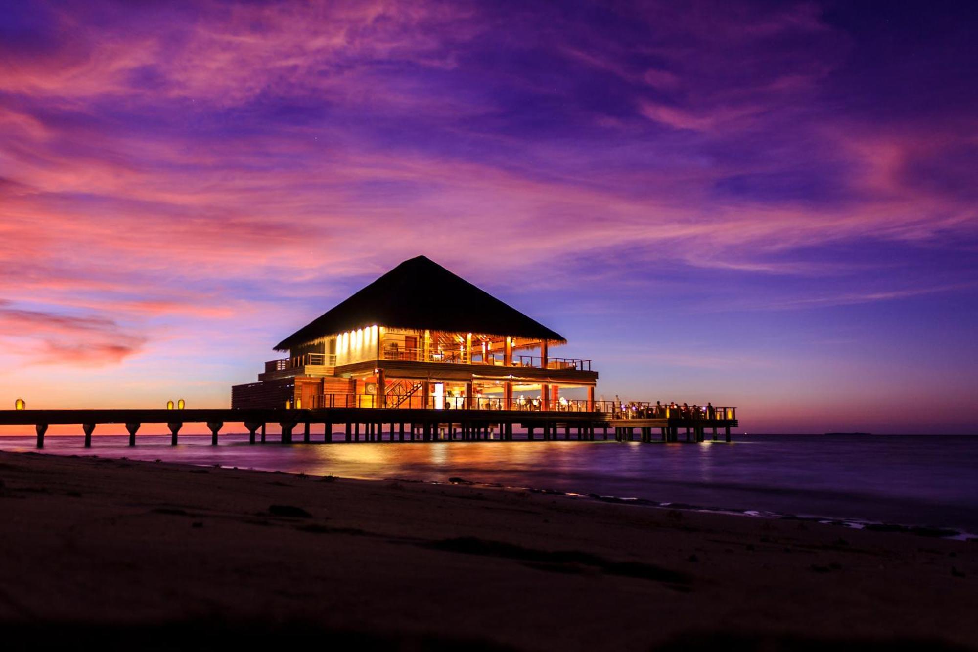 Dusit Thani Maldives Hotel Amilla Fushi Exterior photo