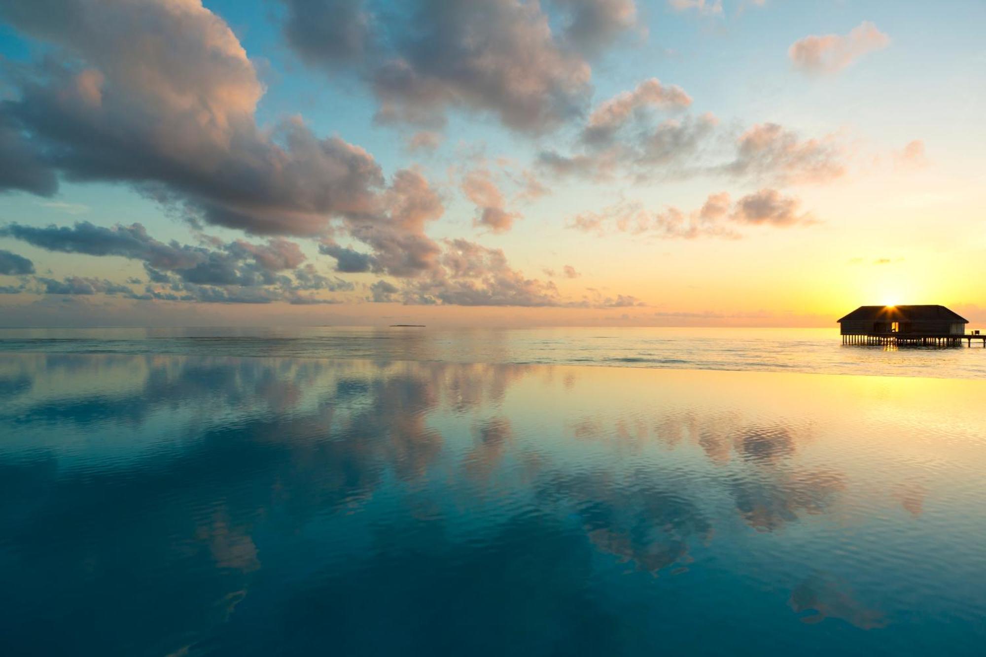 Dusit Thani Maldives Hotel Amilla Fushi Exterior photo