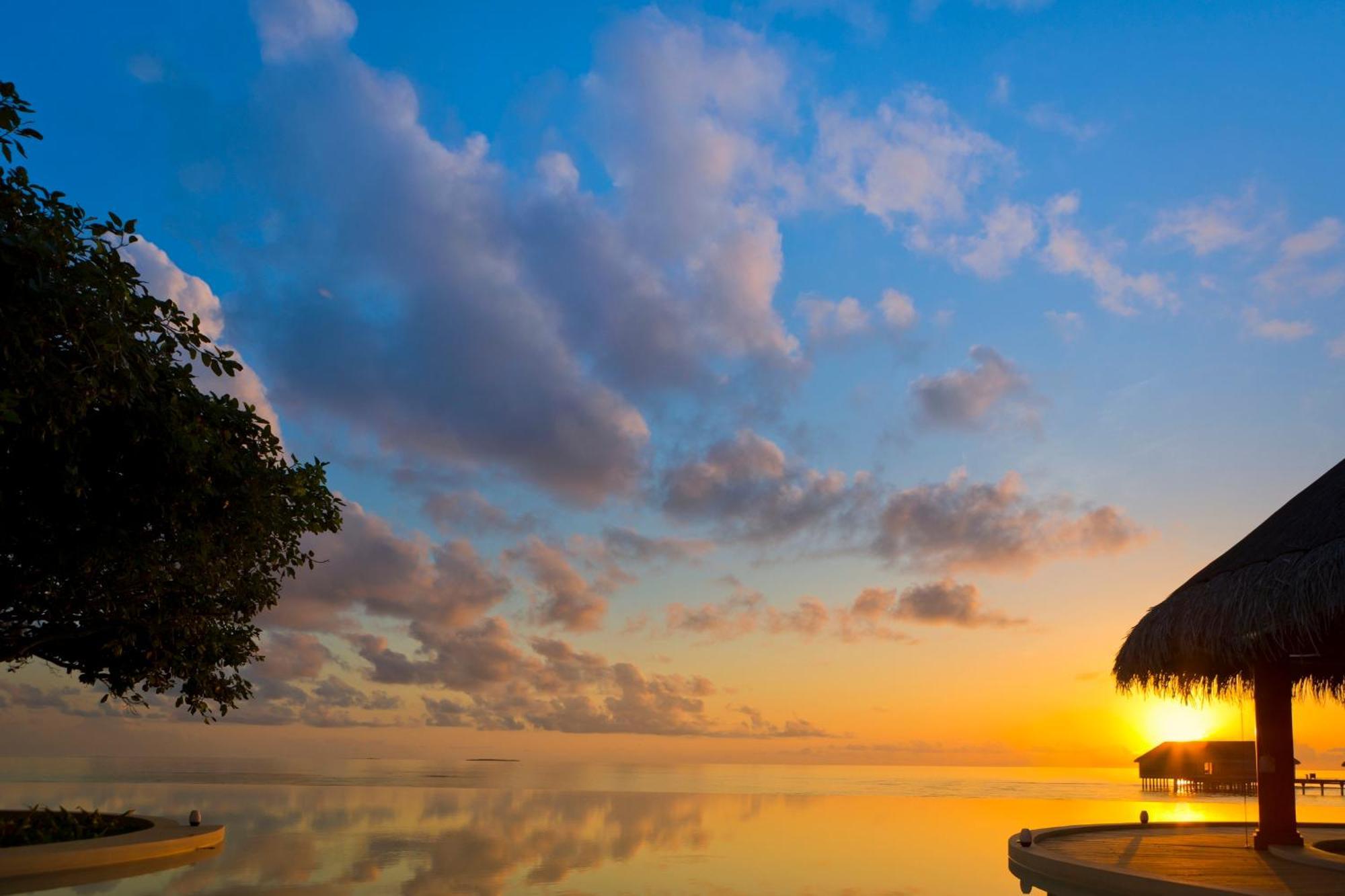 Dusit Thani Maldives Hotel Amilla Fushi Exterior photo