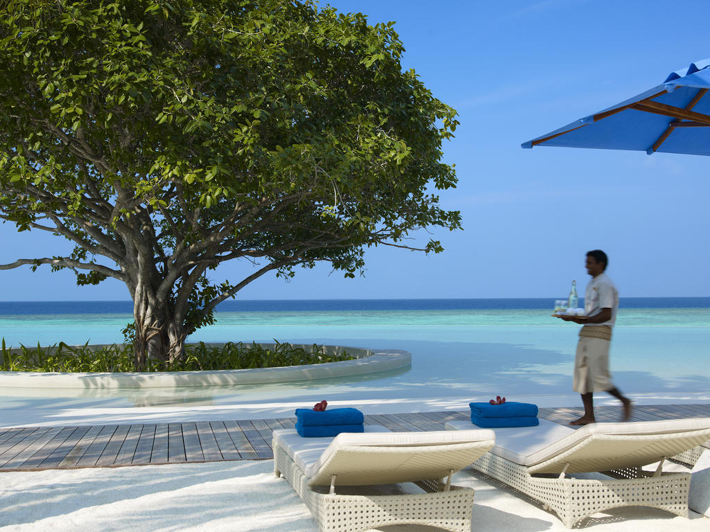 Dusit Thani Maldives Hotel Amilla Fushi Exterior photo