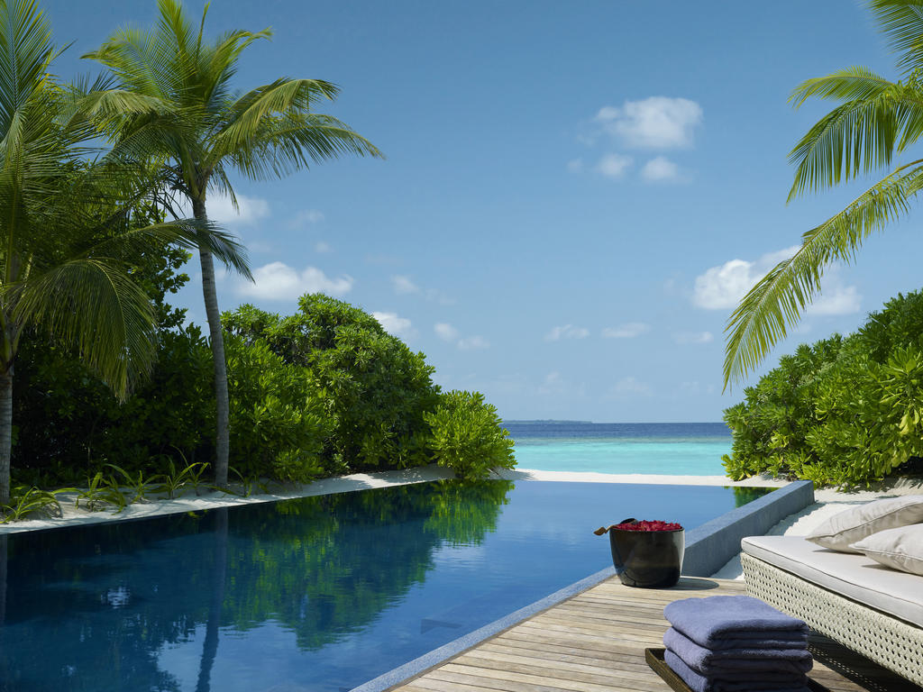 Dusit Thani Maldives Hotel Amilla Fushi Exterior photo