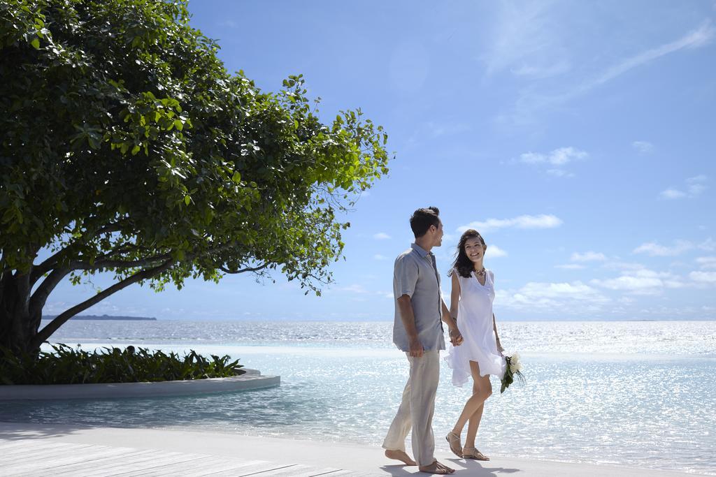 Dusit Thani Maldives Hotel Amilla Fushi Exterior photo