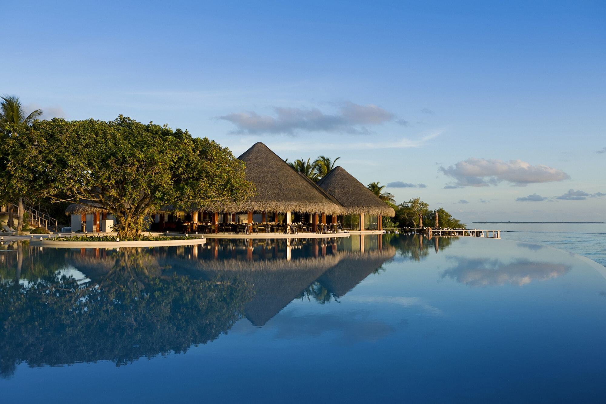 Dusit Thani Maldives Hotel Amilla Fushi Exterior photo